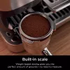 Espressomasin Ninja ES701EU — poolautomaatne kohvi/espresso, sisseehitatud veskiga, 2 L veepaak, 1650 W, 25 veski seadistust, piimapaak, 14 baari pump