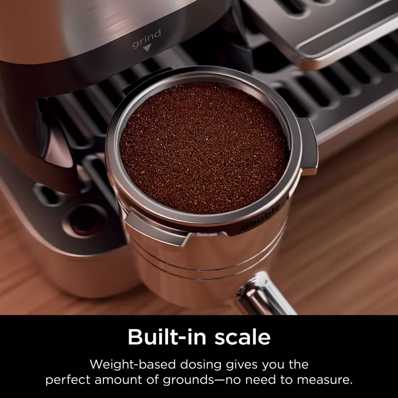 Espressomasin Ninja ES701EU — poolautomaatne kohvi/espresso, sisseehitatud veskiga, 2 L veepaak, 1650 W, 25 veski seadistust, piimapaak, 14 baari pump