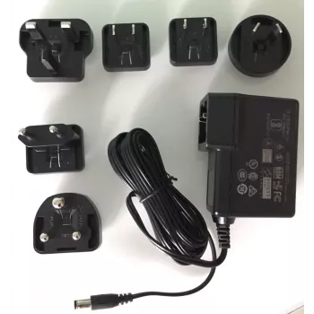Toiteadapter Evoko ENX1014 100–240V 50–60Hz kaasaskantavatele seadmetele