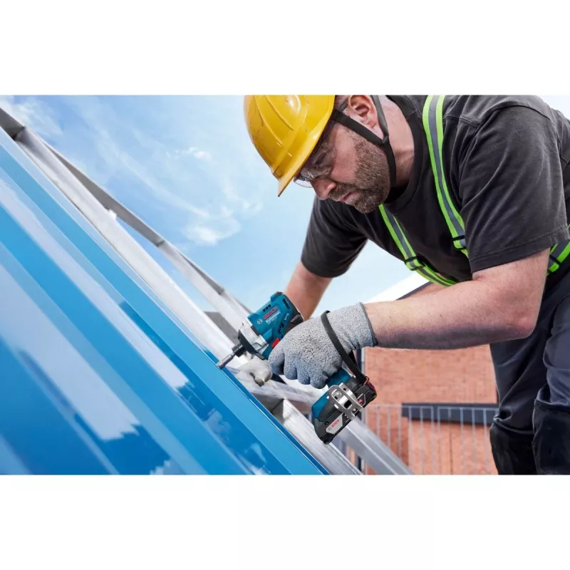 Juhtmeta löökmutrikeeraja Bosch GDR 18V-215 2x 4,0 Ah akuga