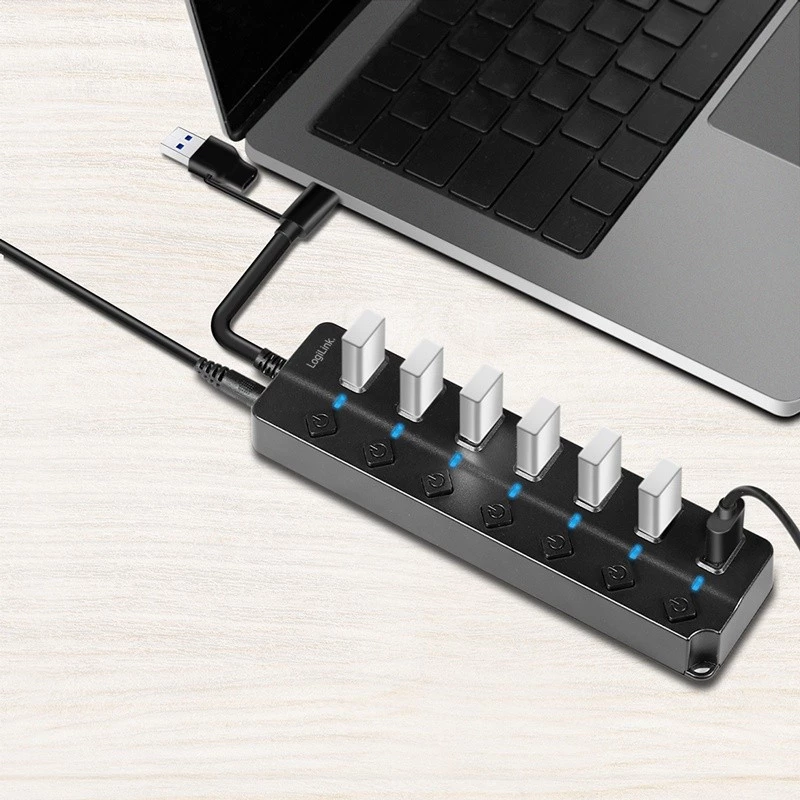 USB 3.2 Gen1 jaotur, 7 porti sisse/välja lülitiga, must