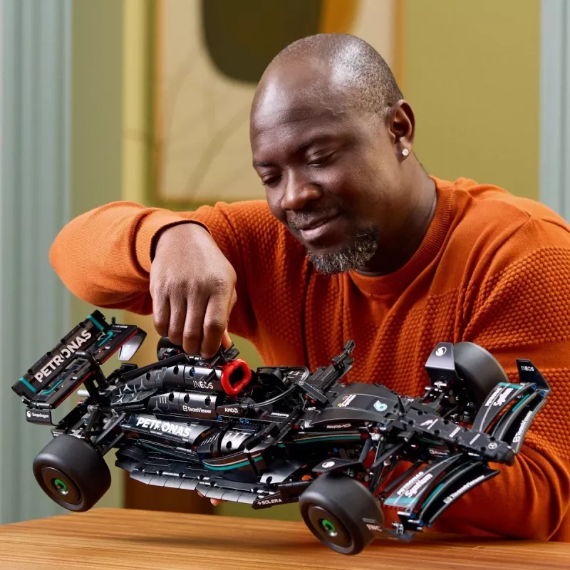 LEGO Technic mudelikomplekt Mercedes‑AMG F1 W14 E Performance — 1,432 detaili, soovitatav vanus 18+
