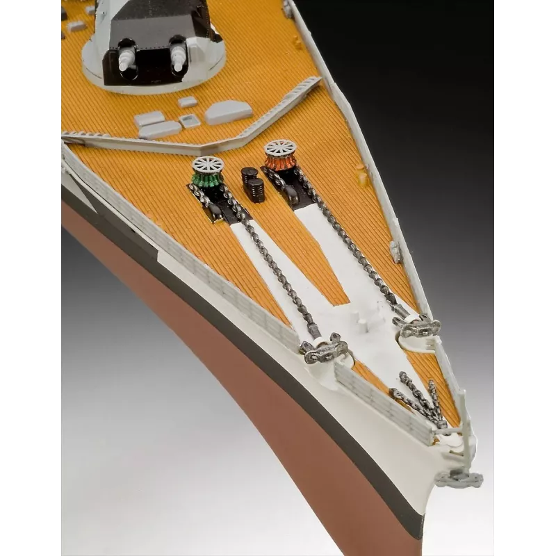 Plastmudellaev REVELL Tirpitz mõõtkavas 1:350