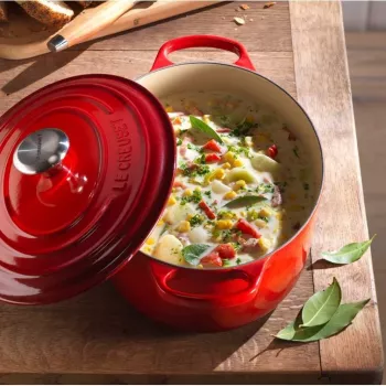 Le Creuset Signature ovaalne kastrul 27 cm vulkaanpunane