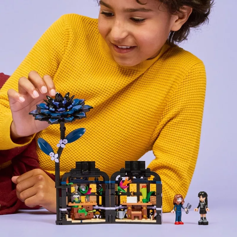 LEGO ehituskomplekt LEGO Wednesday 76784 Must Dahlia Flower — dekoratiivmudel, 358 tk, 9+ aastat
