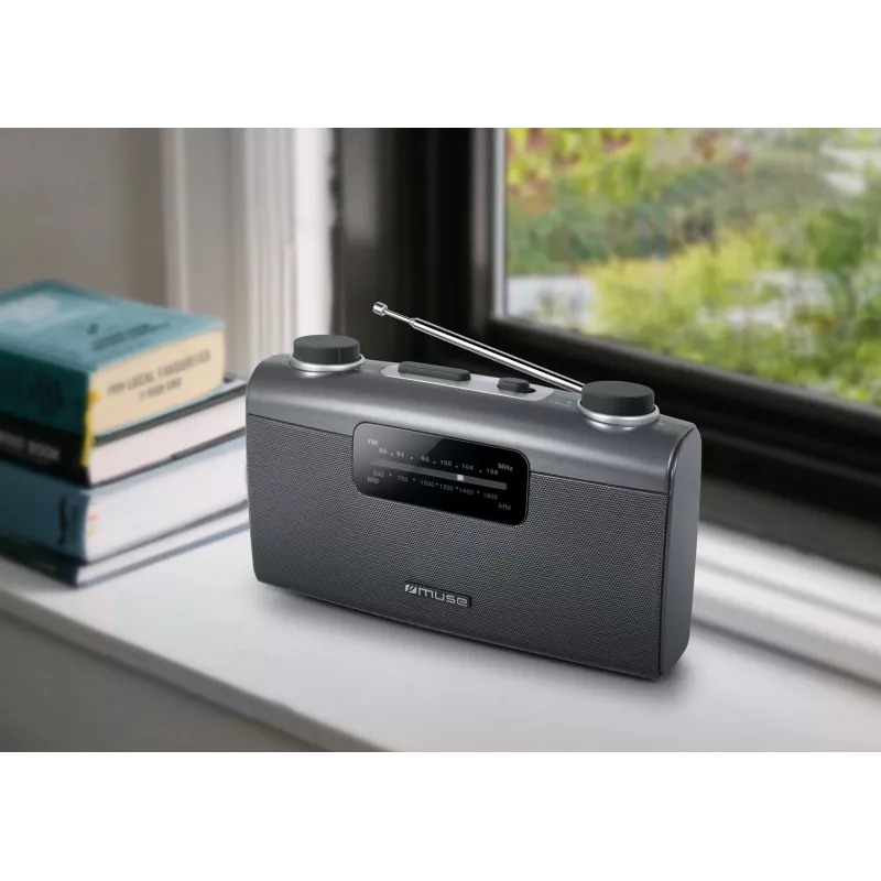 Kaasaskantav raadio Muse M-058 R — AM/FM, pööratav helitugevus, patarei või vahelduvvool (230 V, 50 Hz), must/hall