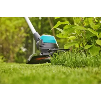 Gardena EasyCut 23/18V kasutusvalmis komplekt – murutrimmer – juhtmeta 2 Ah – lõikelaius: 230 mm – 2,4 kg (14700-20)