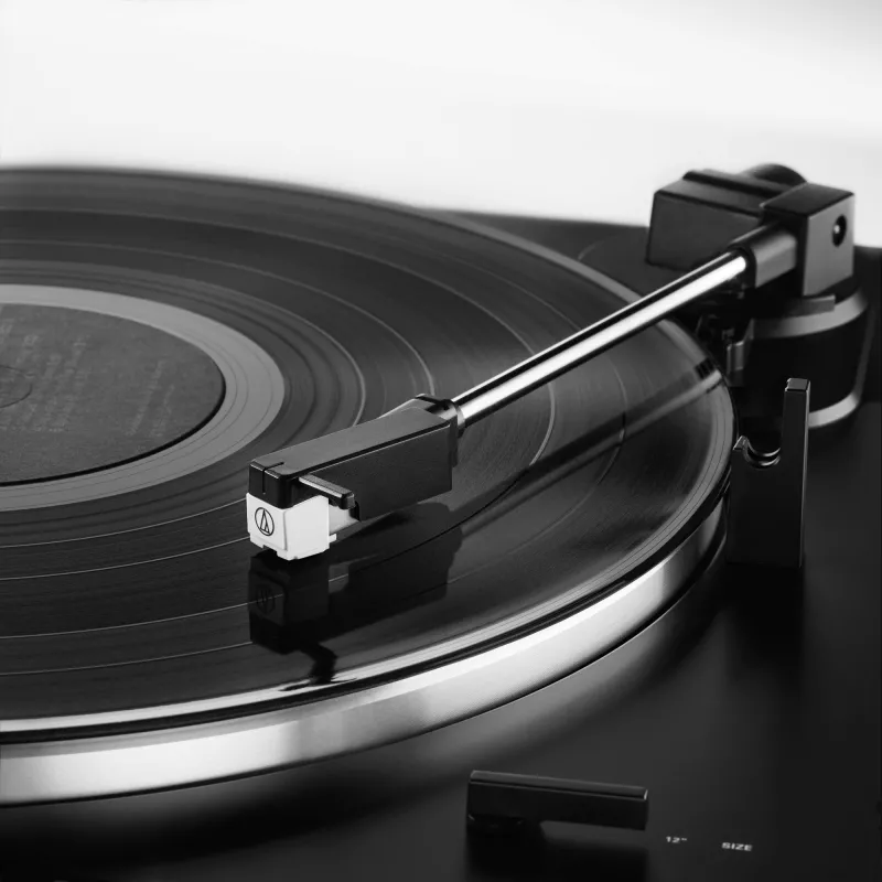 Audio-Technica Unisex AT-LP60XUSB Täisautomaatne rihmveoga plaadimängija, analoog- ja USB-ühendusega, must
