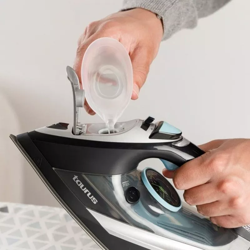 Auru- ja kuivtriikraud Taurus Geyser Eco 3200 W, 220 g/min aurulöök, anodeeritud tallaga, must