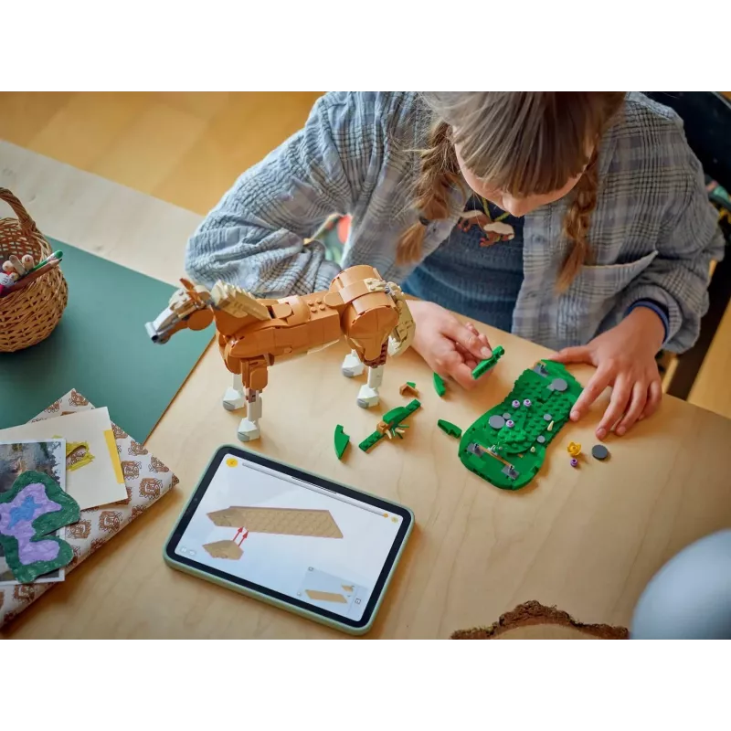 Ehitusmänguasi LEGO Creator 3-in-1 Magnificent Steed 31166 — 685 osa, alates 9. eluaastast, mudeli suurus 80×240×230 mm