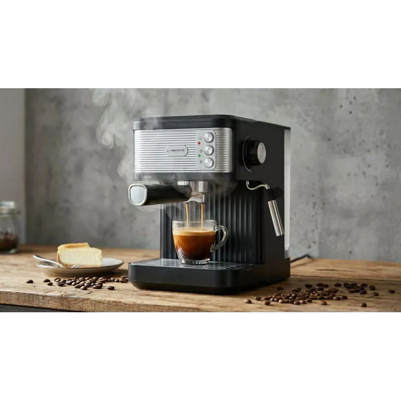Espresso kohvimasin ESPERANZA EKC011 — 1,8 L veepaak, 850 W, 20 bar, puutetundlik juhtimine, piimavahustaja