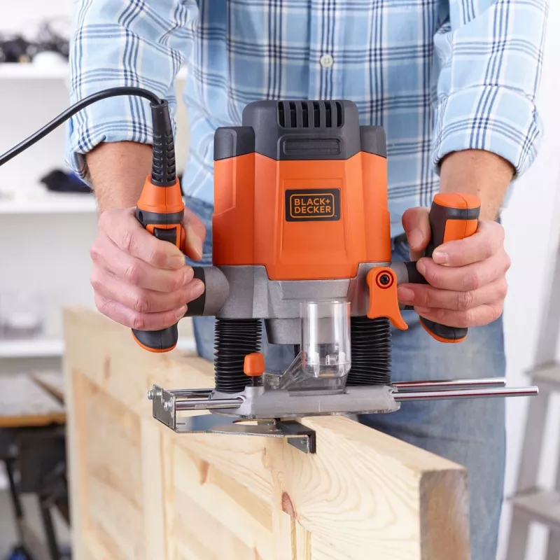 Ruuter/trimmer Must & Decker KW1200EKA-QS — kompaktne ruuter reguleeritavate sügavusseadetega, ergonoomiline disain