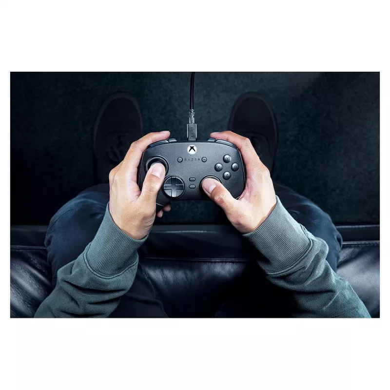 Razer Wolverine V3 - Tournament Edition - Mängupult - Juhtmega - Microsoft Xbox Series X, Microsoft Xbox Series S, PC jaoks (RZ06-05210100-R3M1)