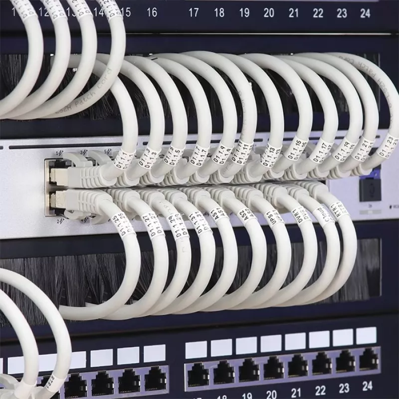 Qoltec 54513 19" Racki harjasiin, 1U