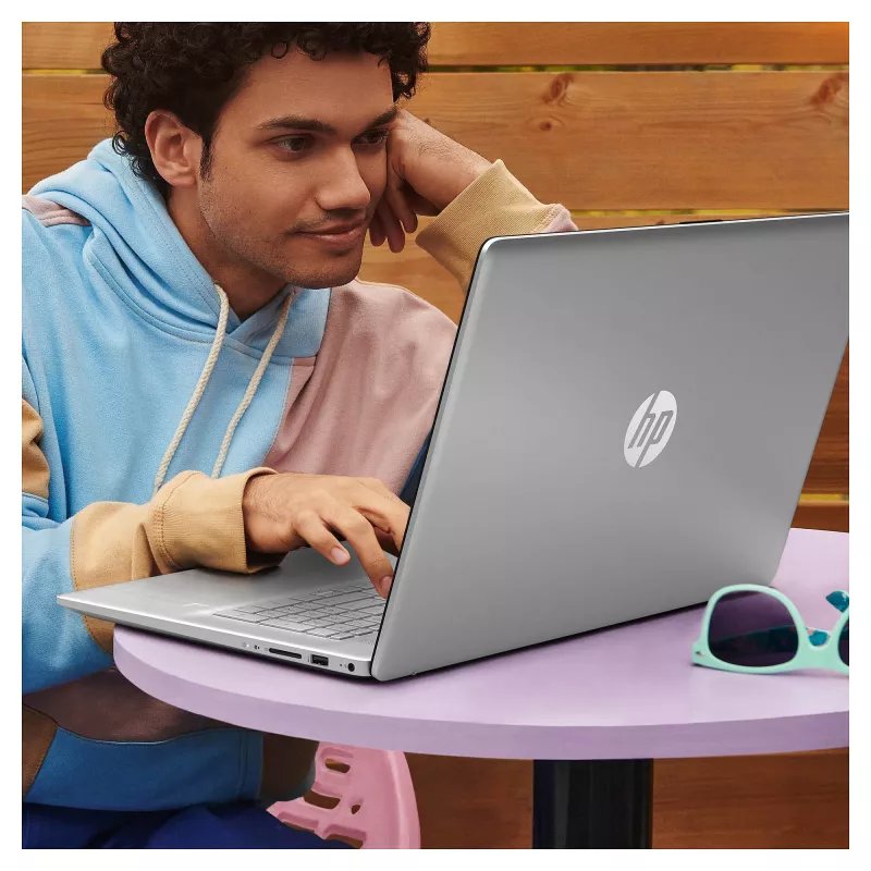 HP 17-cn3659ng A2TZ2EA#ABD Sülearvuti 43,9 cm (17,3) 1920x1080 - Intel Core i5 1334U - 512GB SSD - ilma GPUta - HDMI/USB-C - ilma OS-ita - Hõbedane (A2TZ2EA#ABD)