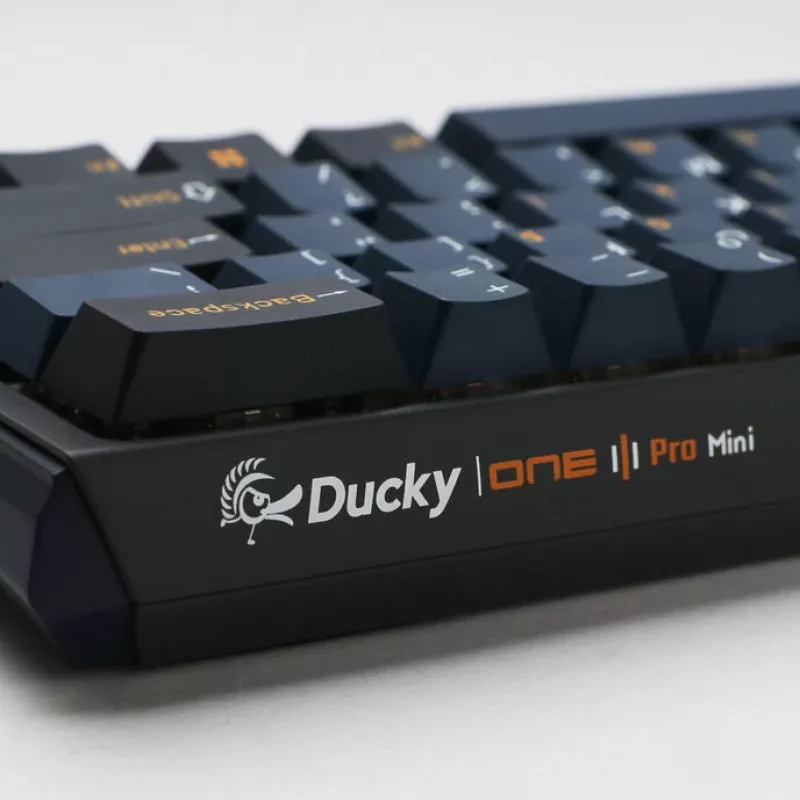 Mehaaniline mänguriklaviatuur Ducky One 3 Pro Mini — 60% kuumvahetatav, Cherry MX Brown, 8000 Hz pollimissagedus
