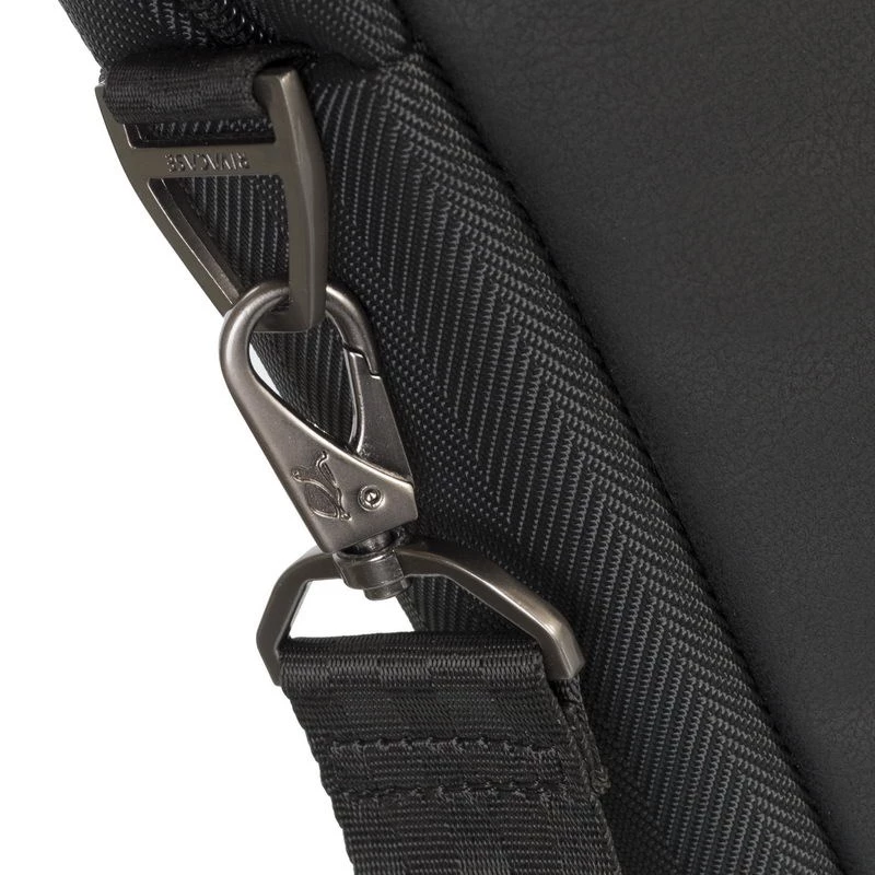 Kohver Rivacase 8135 39,6 cm (15,6-tolline) Must