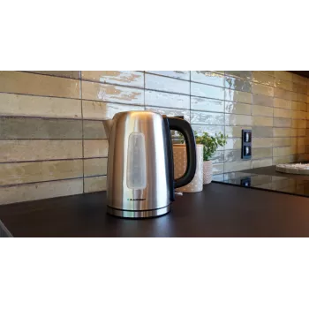 Elektriline veekeetja BLAUPUNKT EKS412 — 1,7 L roostevaba teras, 2200 W, veetaseme indikaator, 360° alus