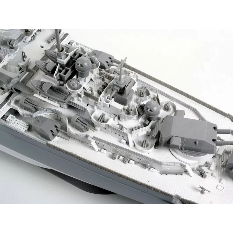 Plastmudellaev REVELL Tirpitz mõõtkavas 1:350