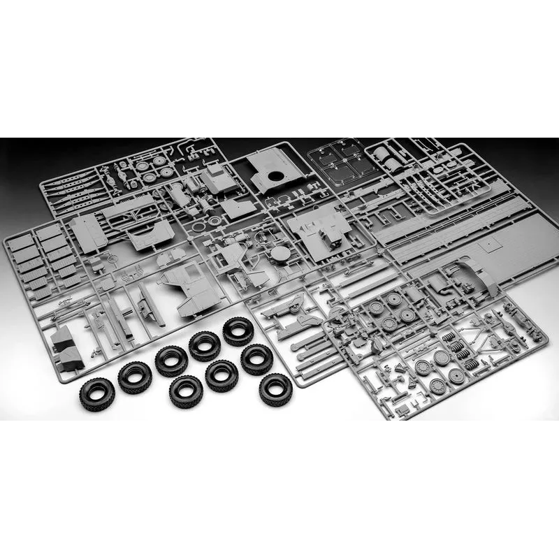 Plastikmudelikomplekt REVELL Man 10T Milgl 8x8 veoauto mõõtkavas 1/35