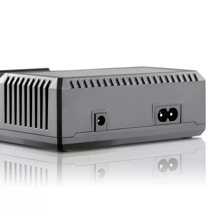 everActive UC-4200 Universaalne vahelduvvoolu akulaadija 12V 3A, toetab AA/AAA/C/9V, 4 elementi, must, sisseehitatud ekraan