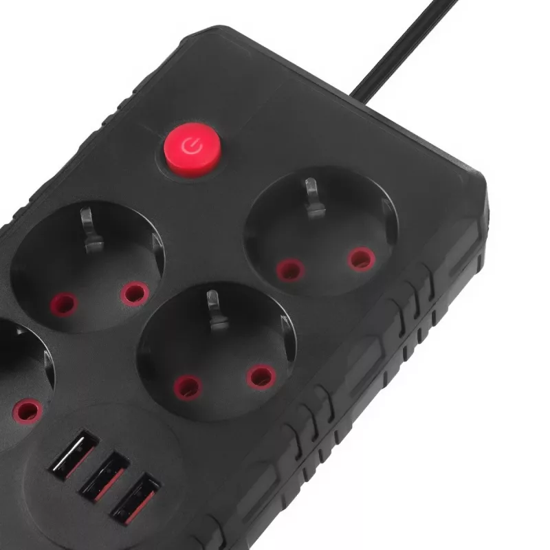 Pikenduspesa MACLEAN MCE393 B — 4 pistikupesa, 3×USB, 110–240 V, 2500 W, 3 m kaabel, must