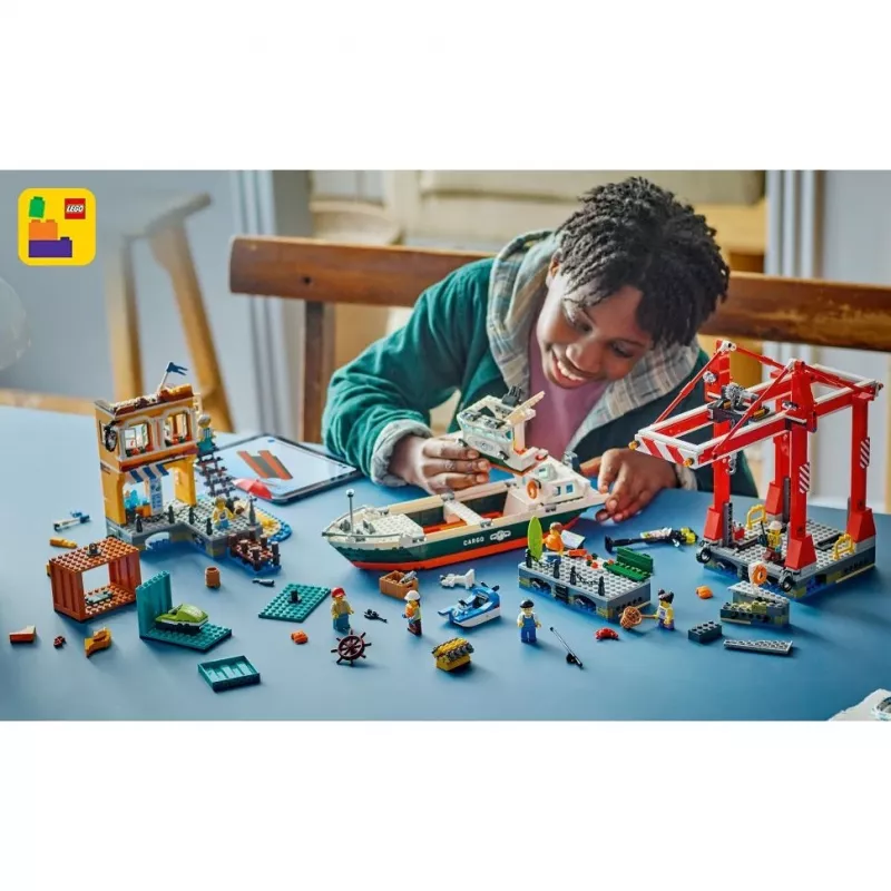 LEGO CITY 60422 Rannasadam ja kaubalaev