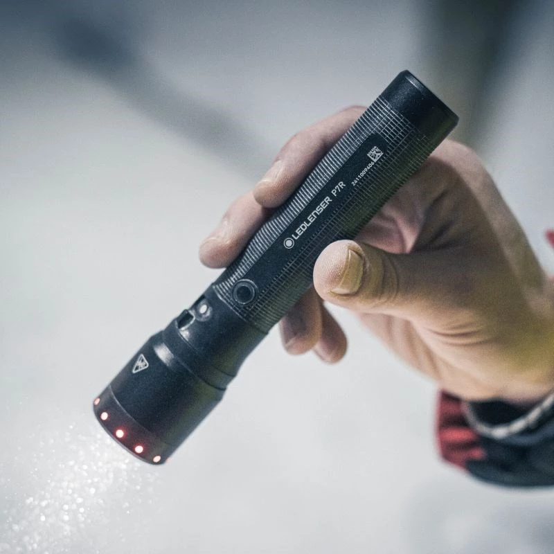 Käsilamp Ledlenser P7R must laetav LED 1000 luumenit, 3,7 V 21700, IP68, 159 mm, 360 g