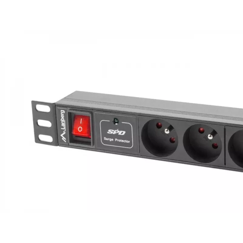 Toitejaotusseade LANBERG PDU-04E04I-0200-BK — 4× C13 pistikupesa, 16 A, 220–250 V, 2 m kaabel, 1U horisontaalne, must