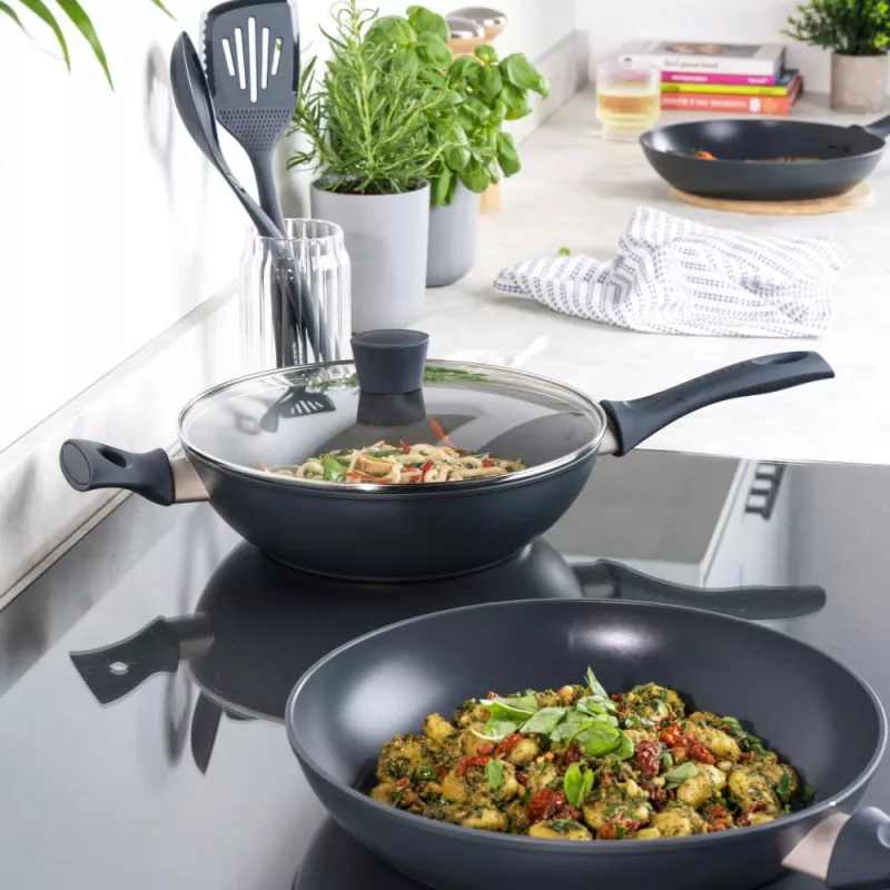 Wok-pann Salter BW12267EU7 28 cm mittenakkuva, induktsiooniga ühilduv