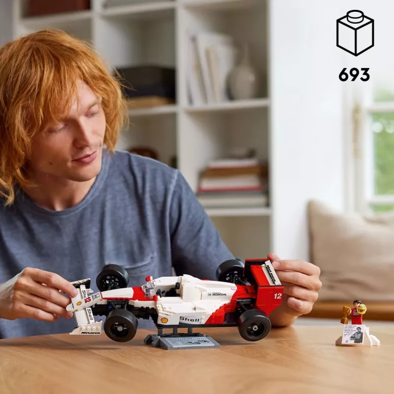 LEGO komplekt McLaren MP4/4 Ayrton Senna 10330 — LEGO ICONS mudelauto väljapanek