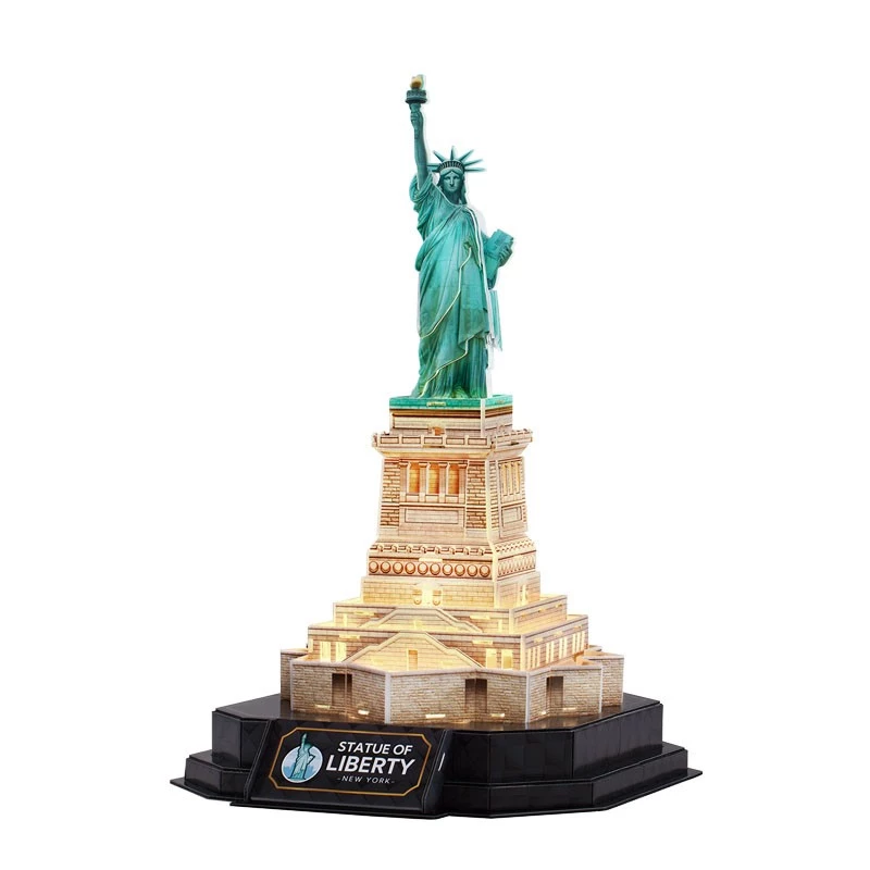 3D Puzzle CubicFun 306-L536H LED Vabadussammas Ööversioon — mudelikomplekt LED-valgustusega