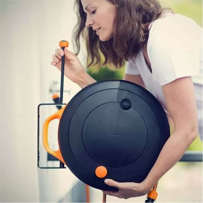 Fiskars 1020448 voolikuhoidja Metall Must