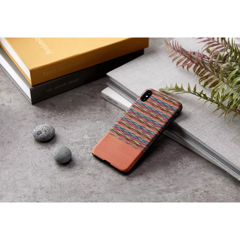 man and wood telefonikohver iPhone XS Maxile — pruun ruudumuster musta servaga