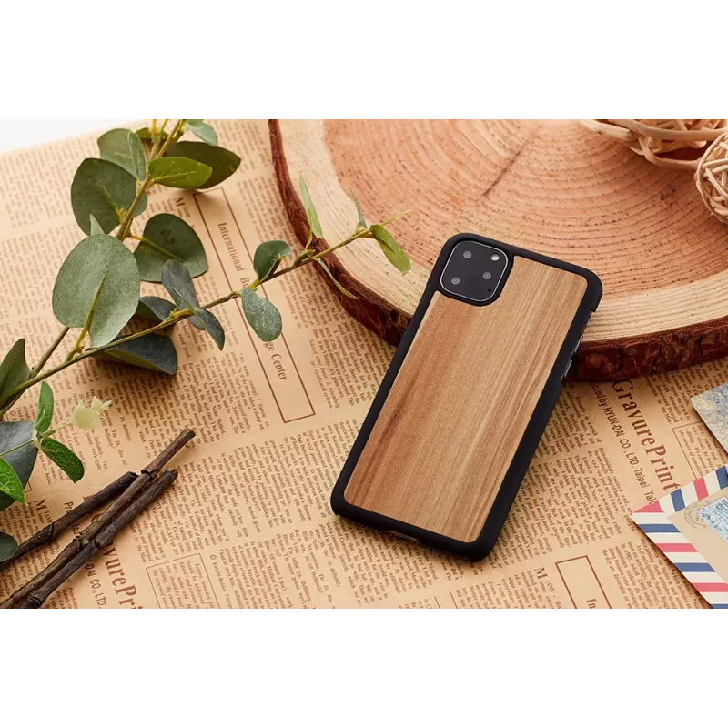 man and wood nuterakaitse iPhone 11 Pro-le — cappuccino must viimistlus
