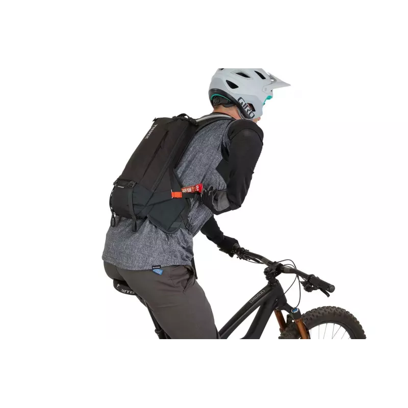 Thule 3796 Rail hüdratsioonipakk 8L Covert