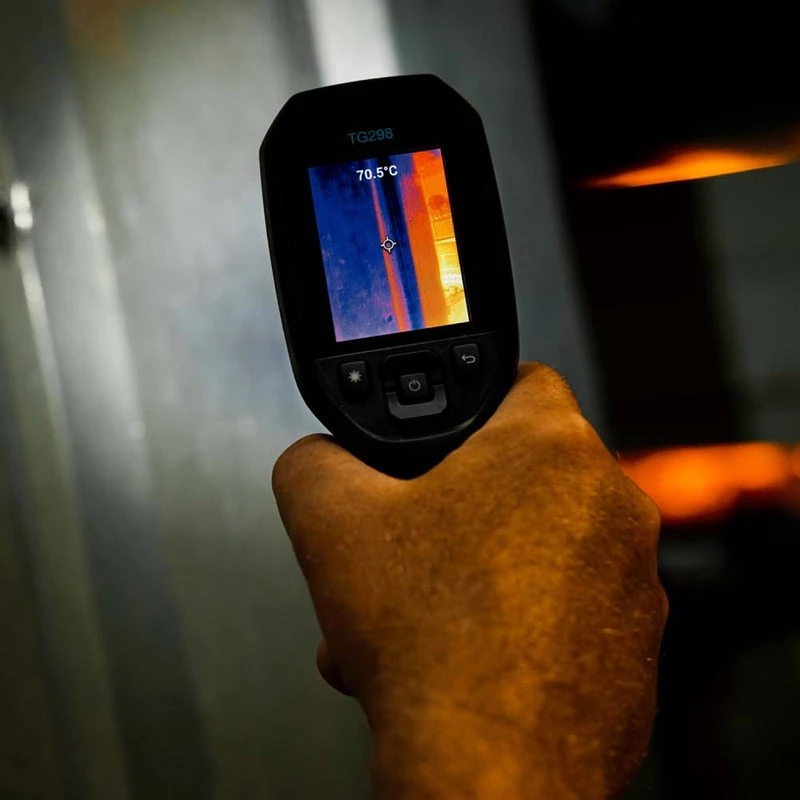Termokaamera FLIR TG298 käeshoitav -25 kuni +1080 °C, 320×240 LCD, 2,4-tolline ekraan, IP54, USB-C, 8 GB
