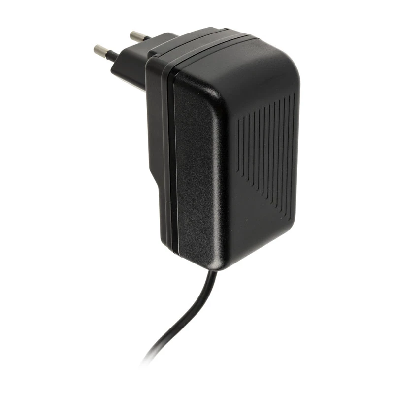 Sisetingi kiirlaadija Akasa AK-PK15-02CM — 15W, USB-C 3A, 1,5 m kaabel, must