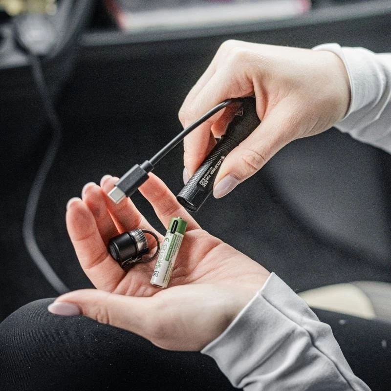 Taskulamp Ledlenser P3R Must — laetav kompaktne LED võtmehoidjatuli