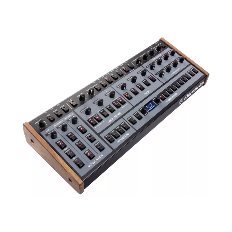 Oberheim OB-X8 lauasintesaator, polüfooniline analoog