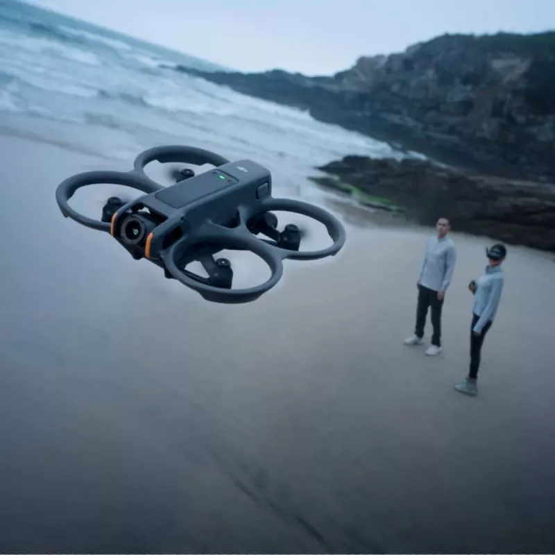 Drone DJI Avata 2 — maksimaalne ulatus 13 000 m, max kiirus 27 m/s, 4 rootorit, must (ilma prillide või kaugjuhtimispuldita)