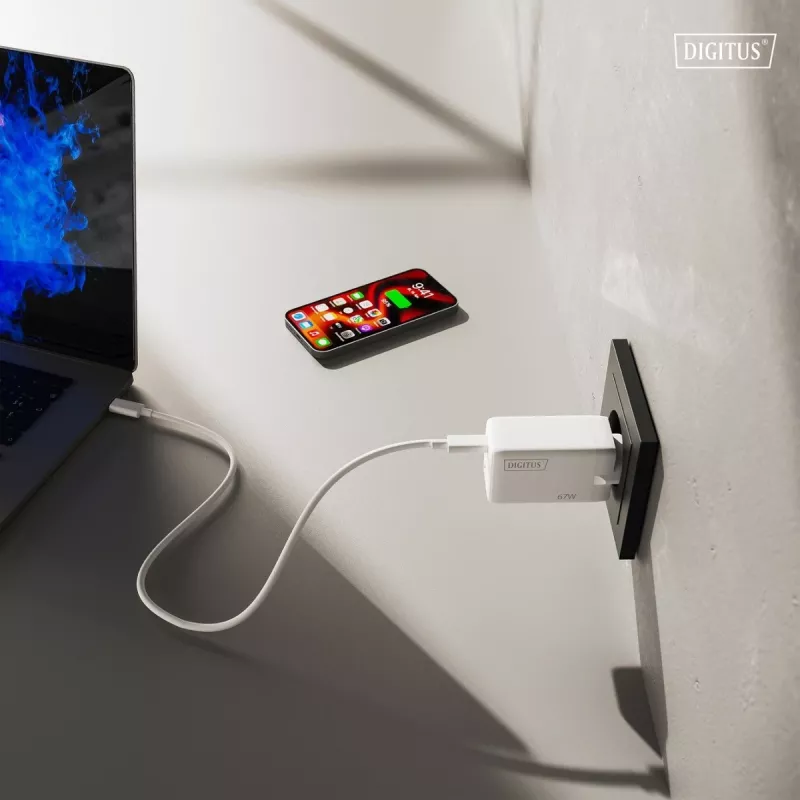 Seinalaadija DIGITUS DA-10303 67W GaN, 2× USB-C + 1× USB-A, 100–240V, valge