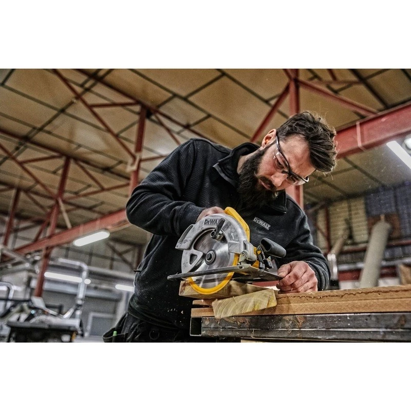 DeWALT DWE560 kaasaskantav ketassaag 18,4 cm 5500 p/min 1350 W