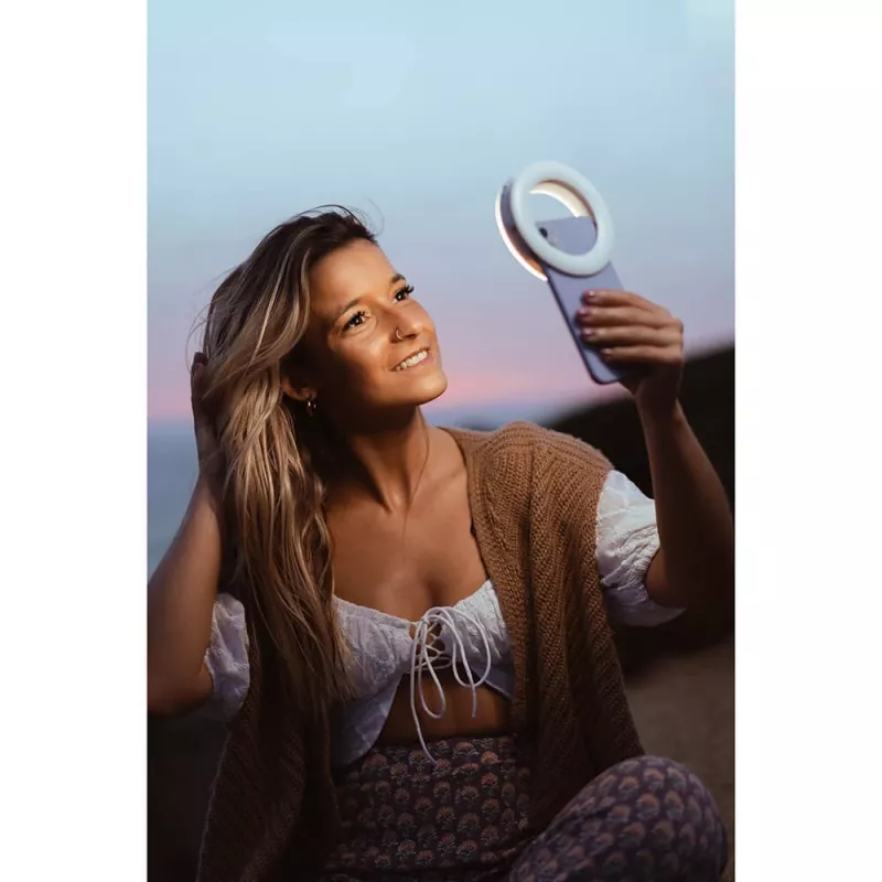 Ring Light Kodak RM001 4-tolline LED – Kodak RM001 kompaktne 4-tolline LED-rõngasvalgusti