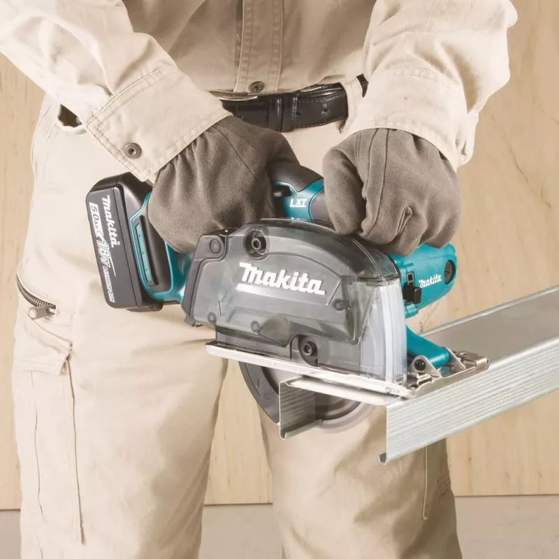 Makita DCS552RTJ kaasaskantav ketassaag 13,6 cm must, piparmündivärvi 3600 p/min