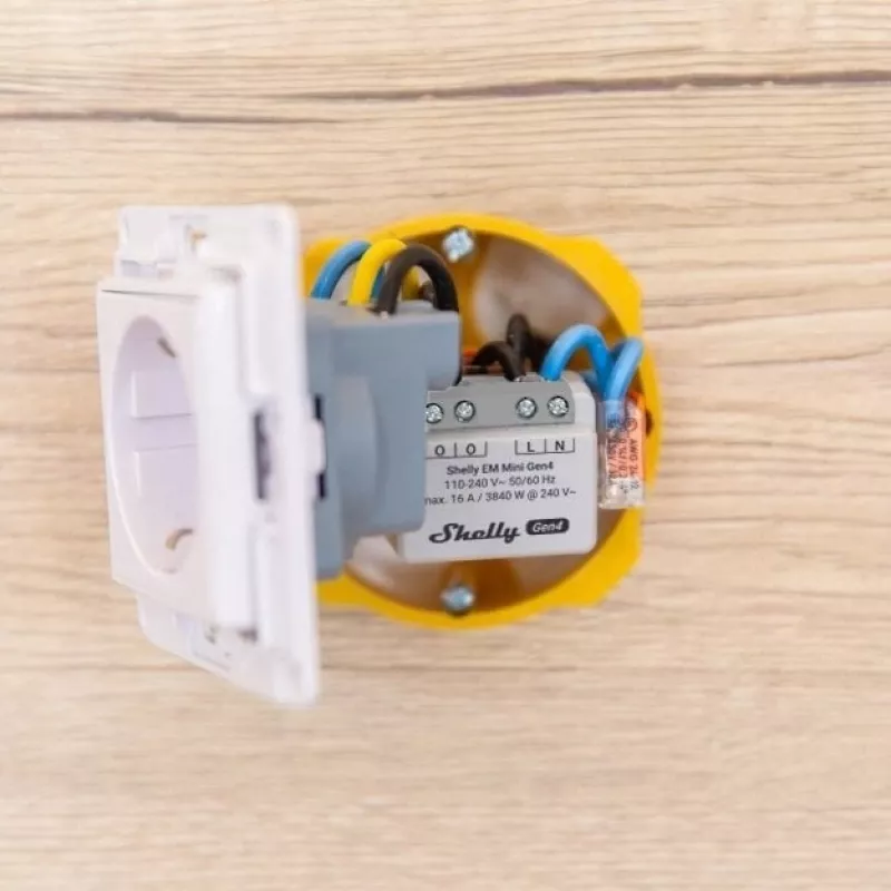 Nutirelee Shelly Relay EM Mini Gen4 1-kanaliline Wi‑Fi Matter Zigbee Bluetooth 8A, 110–240 V, energiamõõtur