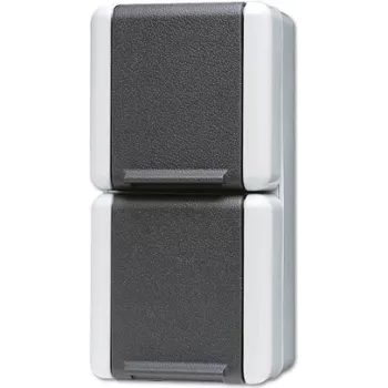 Pistikupesa JUNG 822 W, 250 V 16 A, mõõtmed 75×58×151 mm, värv must/valge