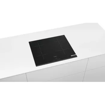 Bosch | Pliidiplaat | PUE63KBB6E | Induktsioon | Põletite/keedutsoonide arv 4 | Puutetundlik | Taimer | Must
