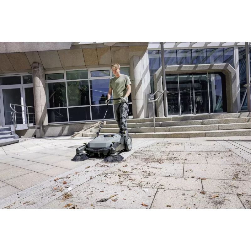 Karcher AG KM 70/20 C 2SB pühkimismasin, 22 kg, käsitsi juhitav