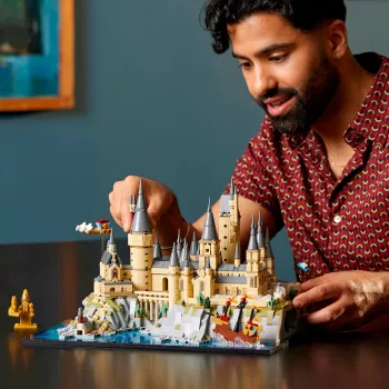 LEGO 76419 Harry Potter Sigatüüka loss ja maa-ala, suur komplekt täiskasvanutele, sisaldab ikoonilisi asukohti: Suur saal, Salakamber ja palju muud, sõbrapäev